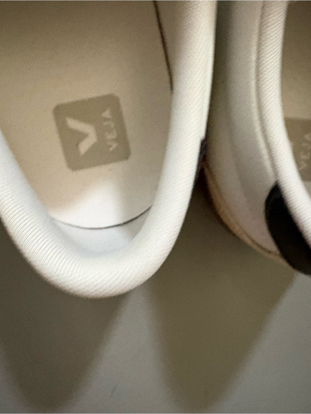 VEJA V-10 men 11 NEW - Picture 5 of 8